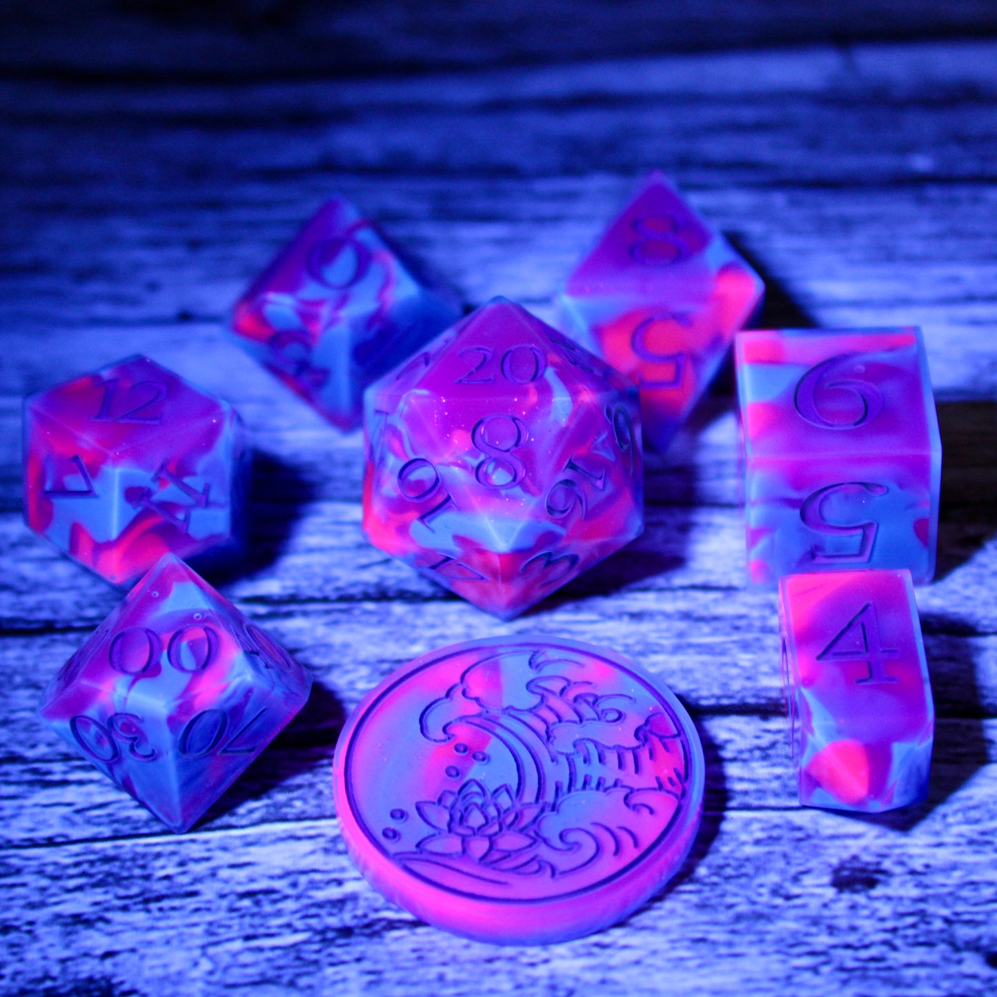 Vaporwave Sharp Edge Dice Set
