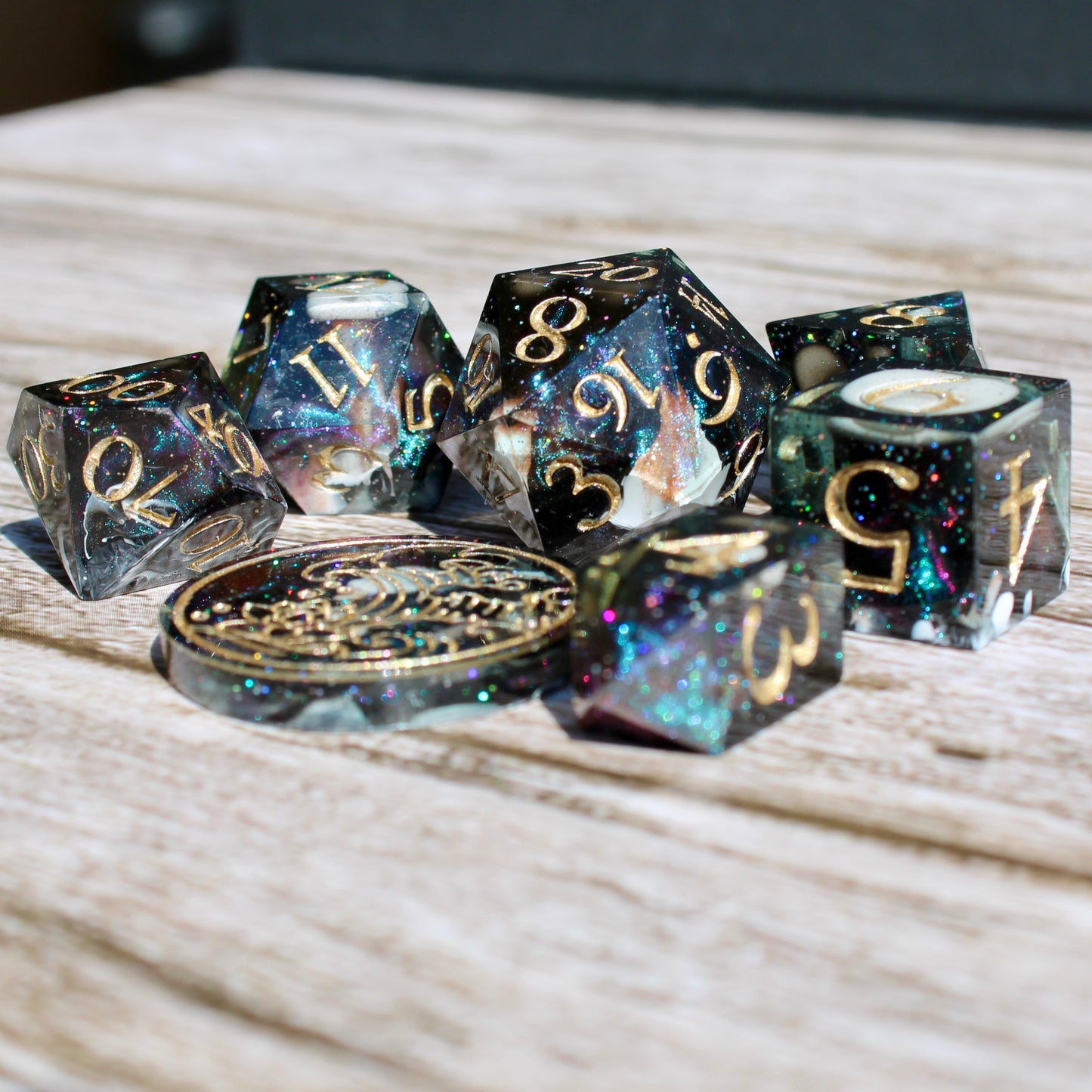 Xhiva Sharp Edge Dice Set