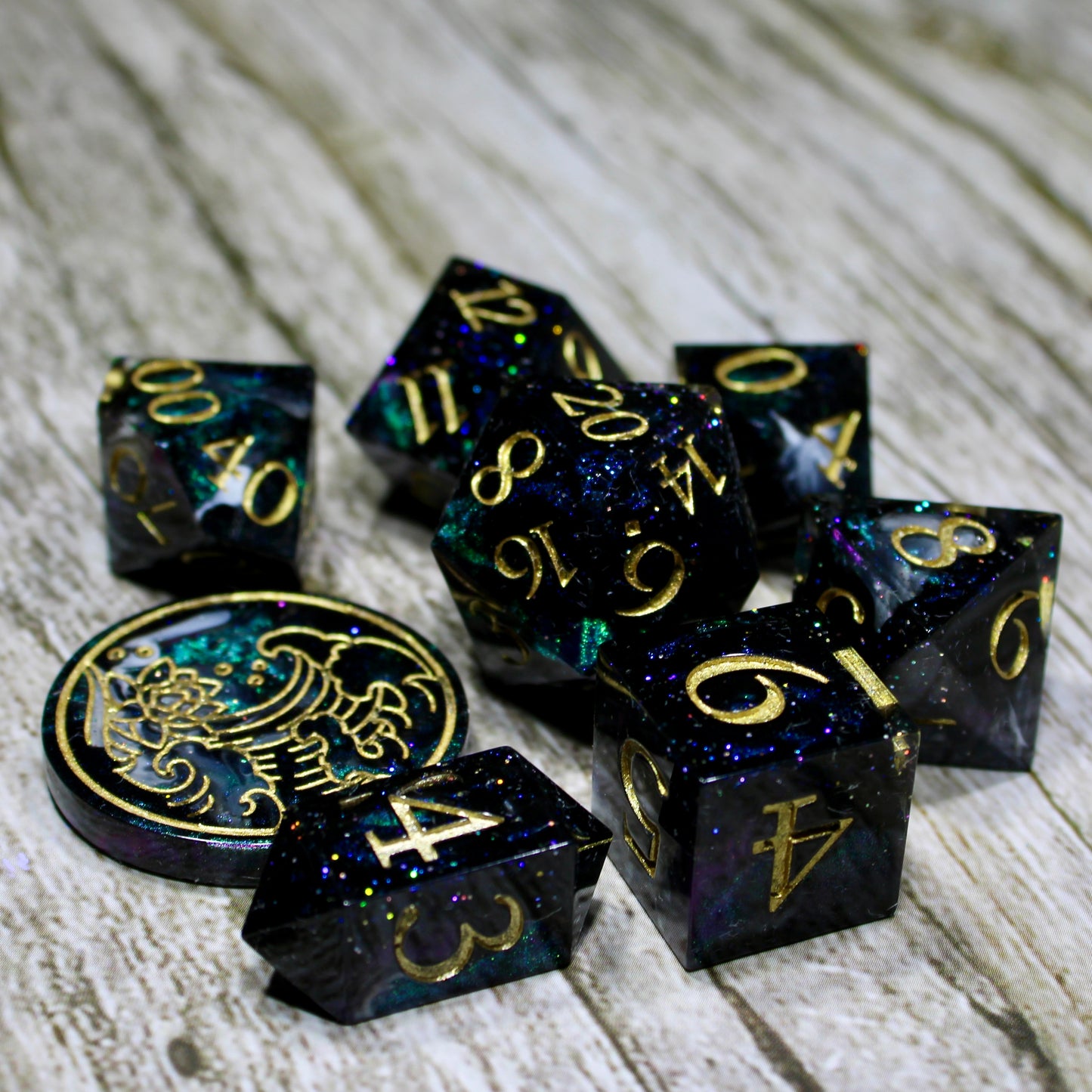 Xhiva Sharp Edge Dice Set